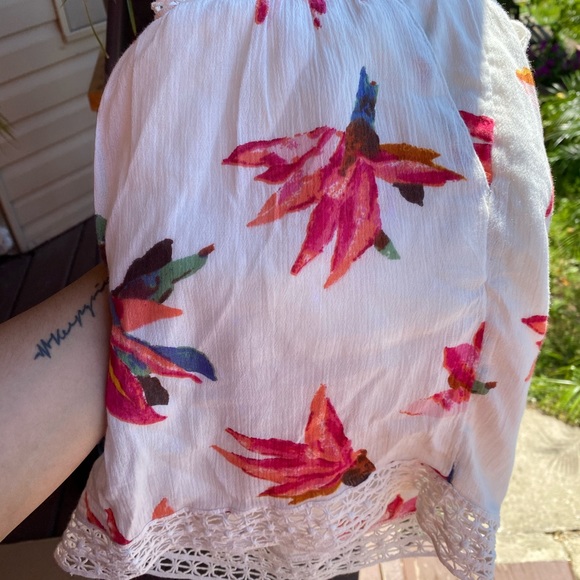 Abercrombie and Fitch Flower Romper - Picture 9 of 9